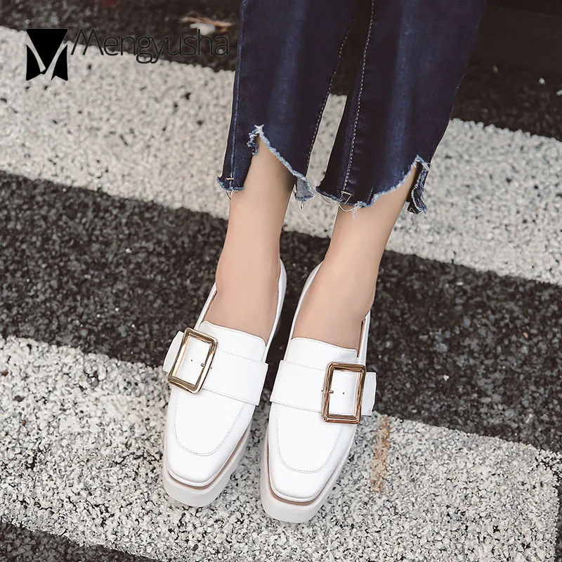 Броги с большой металлической пряжкой женские кожаные туфли на толстой мягкой