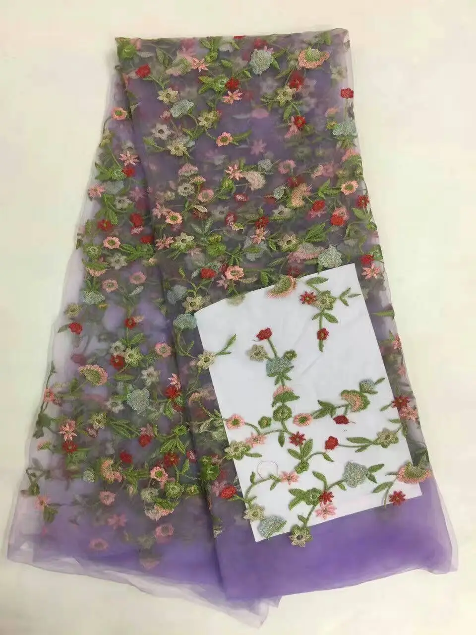 Великолепная красная французская сетчатая кружевная ткань и красивый цветочный