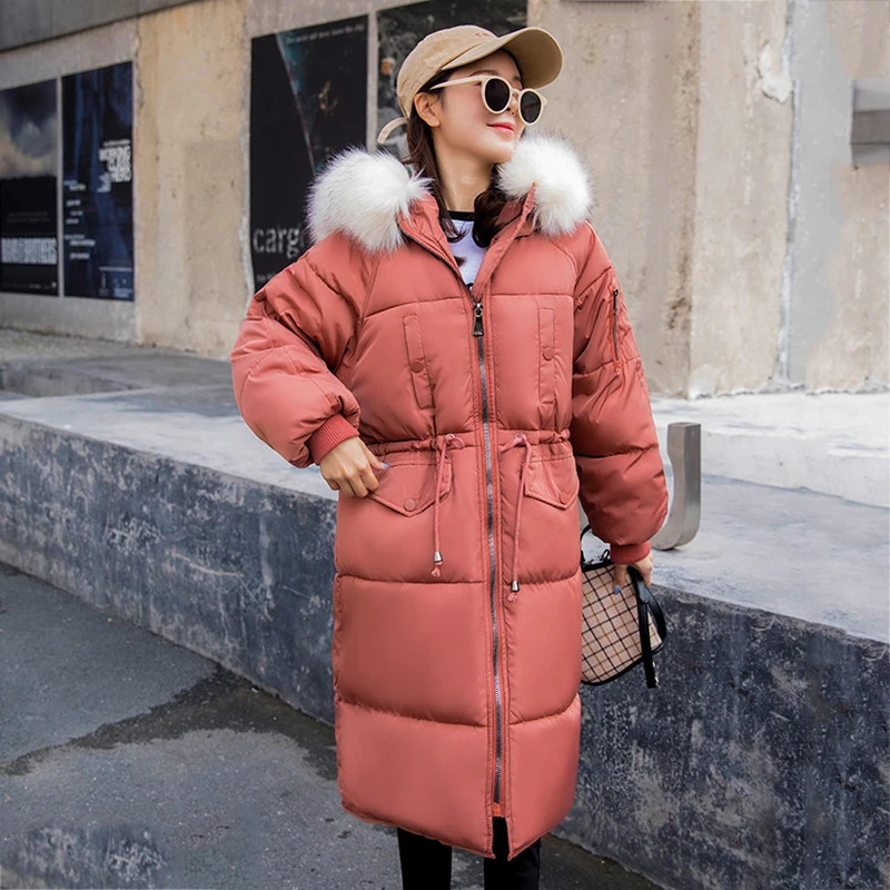 Женская теплая парка с капюшоном и меховым воротником длинная стеганая
