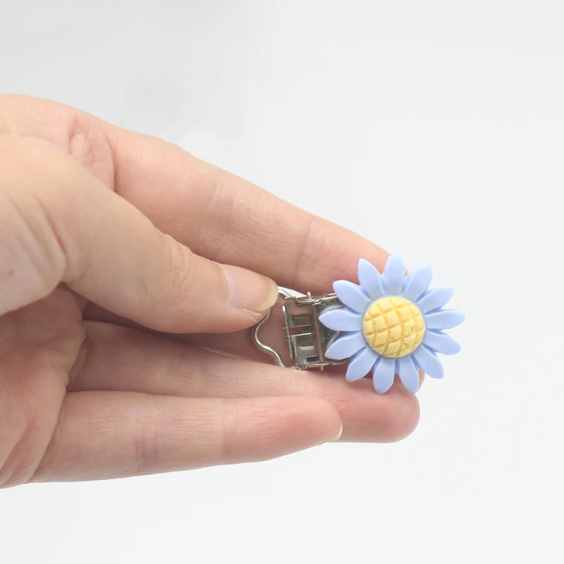 XCQGH 50Pcs Metal Pacifier Clips Plastic Daisy Flower Nipple Holder for Children Baby Feeding DIY Soother Chain
XCQGH 50Pcs Metal Pacifier Clips Plastic Daisy Flower Nipple Holder for Children Baby Feeding DIY Soother Chain