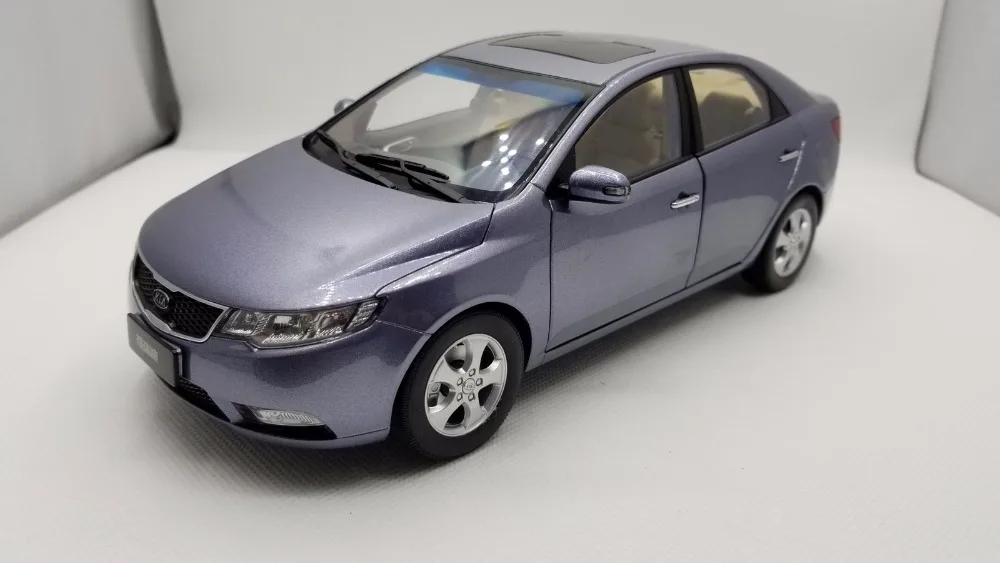 

1:18 Diecast Model for Kia Forte 2008 Grey Alloy Toy Car Miniature Collection Gifts Cerato K3