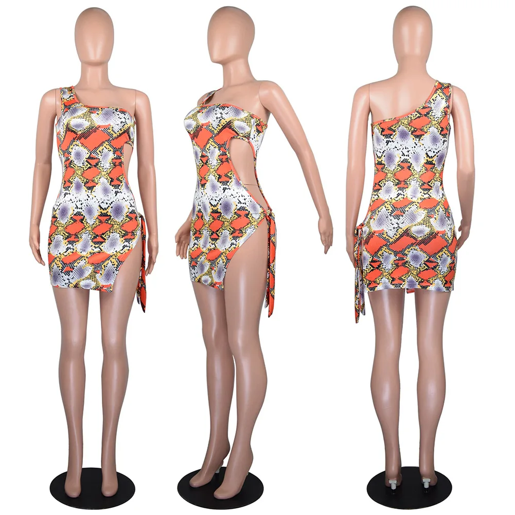 Женское облегающее платье с открытыми плечами мини из змеиной кожи открытой