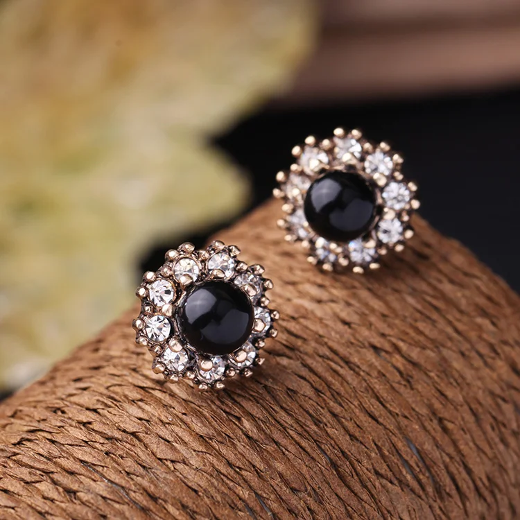 Женские круглые серьги-гвоздики в стиле ретро с искусственным жемчугом |