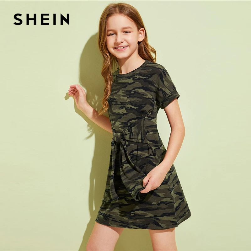 SHEIN Kiddie резинки для девочек, приталенная камуфляжная Повседневная футболка, платье, детская одежда, летние короткие платья с короткими рукавами для детей