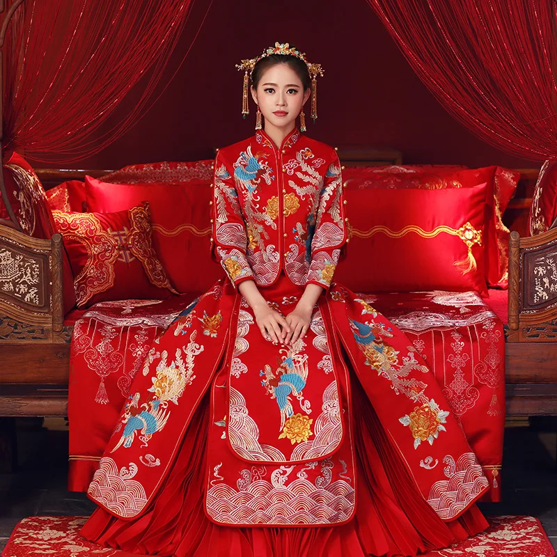

Red bride cheongsam Vintage chinese style wedding evening dress Embroidery Phoenix Qipao clothing Vestidos