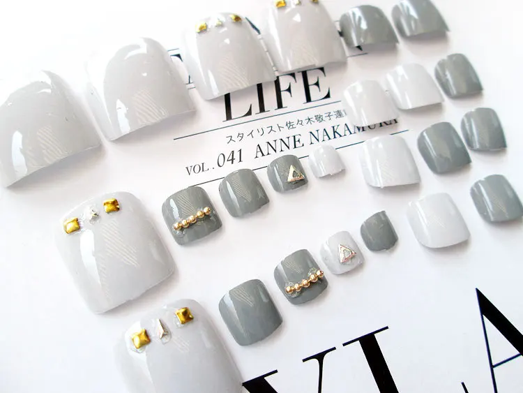 Набор для маникюра и педикюра 24 шт. накладки ногтей модные серые на ногти (без