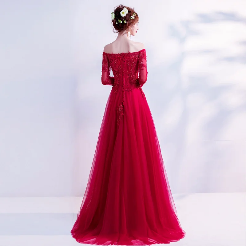 Женское вечернее платье SOCCI Weekend красное элегантное с длинными рукавами и открытыми плечами для выпускного