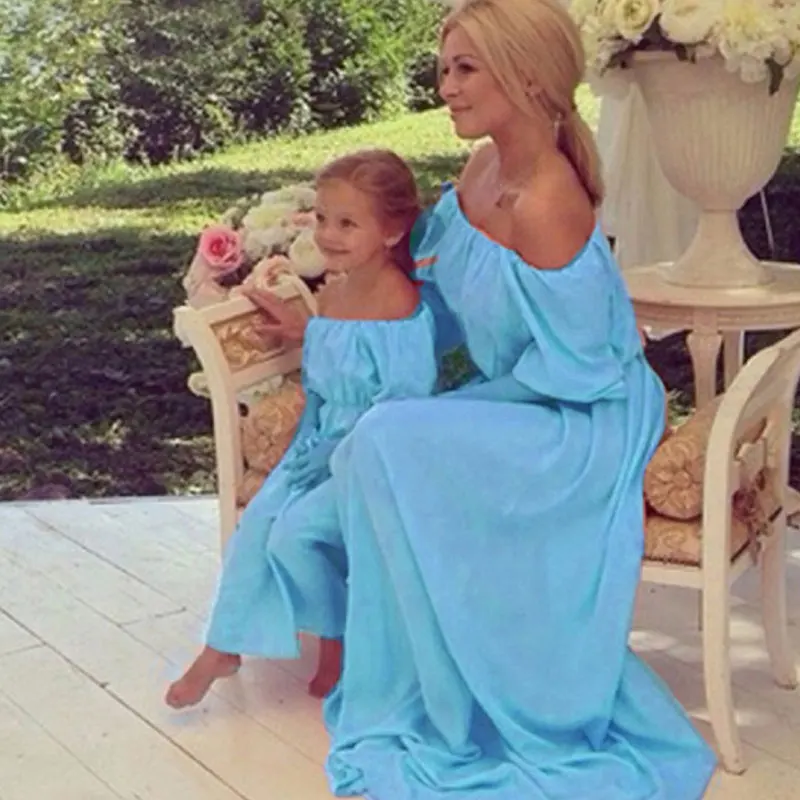 Платья для мамы и дочки длинное шифоновое голое плечо платье family look мама я