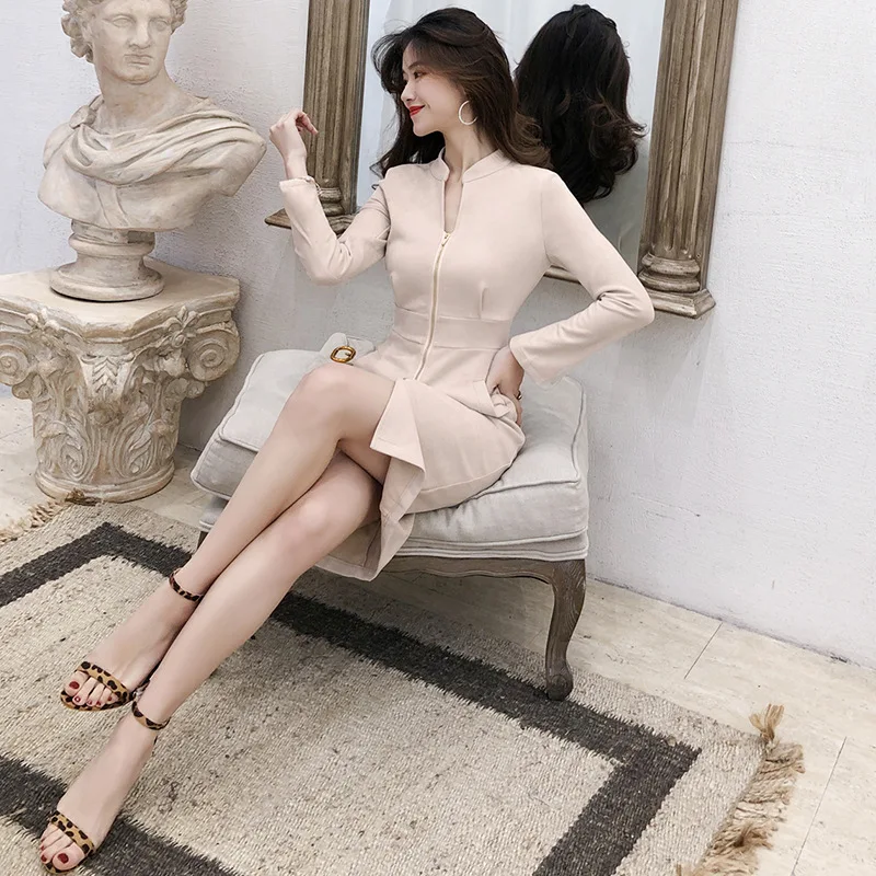 Платье женское повседневное однотонное с длинным рукавом длиной до колена |