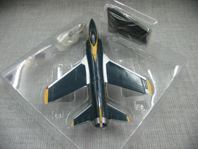 1:72 F11F 1 Тигр Fighter Темно синие ангелы демонстрации команда No. 4 модель самолета|model