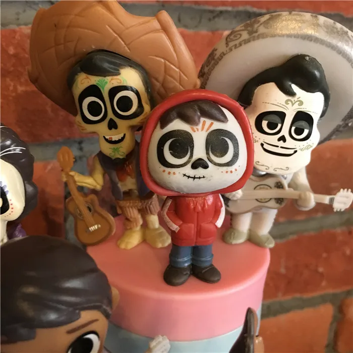 Disney игрушки 8 шт./компл. наряды на возраст от 5 до 9 см Коко машинок пиксара и Мигель