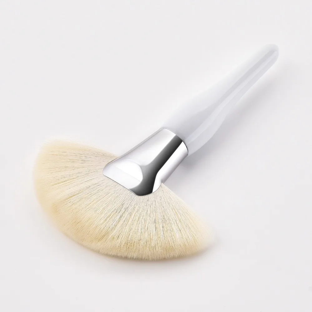 High-end 1PC professional fan-shaped powder concealer mixed mark prominent makeup brush nail | Красота и здоровье