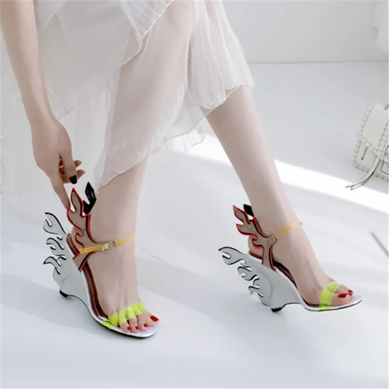 Женские разноцветные босоножки Fire Design женские на танкетке с ремешком щиколотке