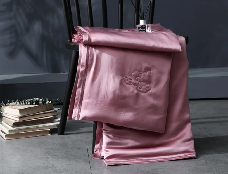 Pink color Шелк тутового шелкопряда для лета одеяло размер королевы 150x210 см 59x82 дюймов 300 грамм кондиционер одеяло 1 шт в продаже - Цвет: Pink color