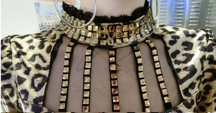 Блузка женская демисезонная с длинным рукавом и воротником-хомутом |