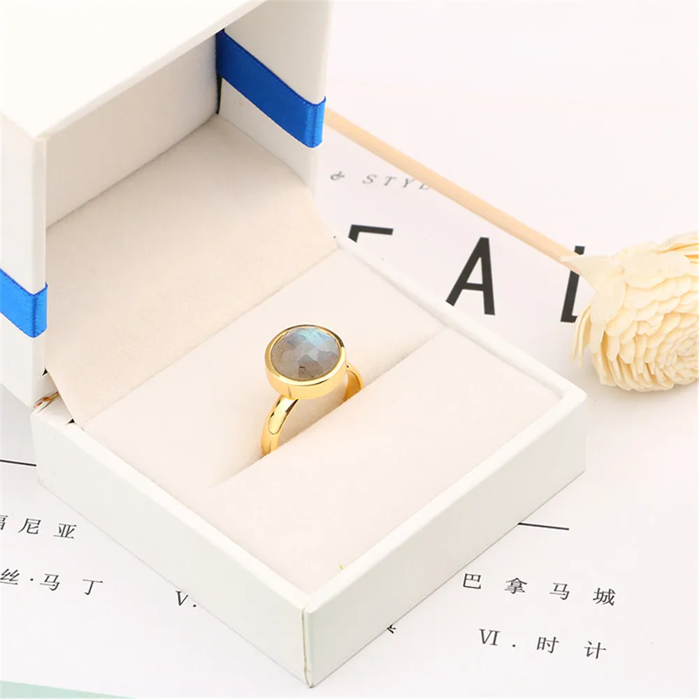 Круглое кольцо из зеленого лабрадорита в стиле ретро с золотым покрытием и