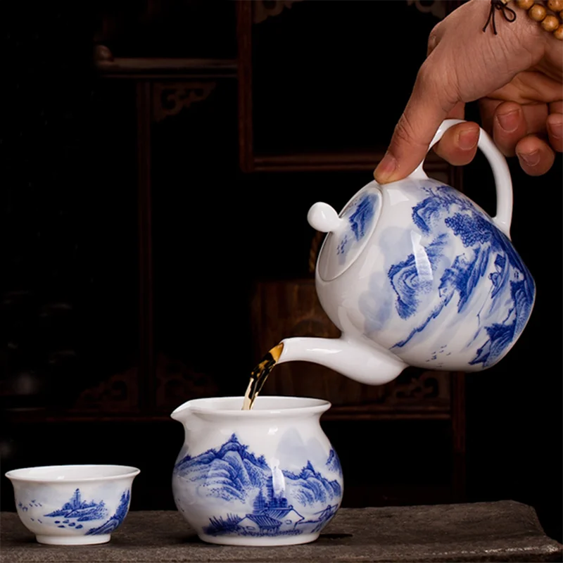 

300ml Jingdezhen Blue and White Porcelain Ceramic Teapot Vintage Handle Pot Home Teaware Kung Fu Tea Set Chinese Tea Pot Kettle