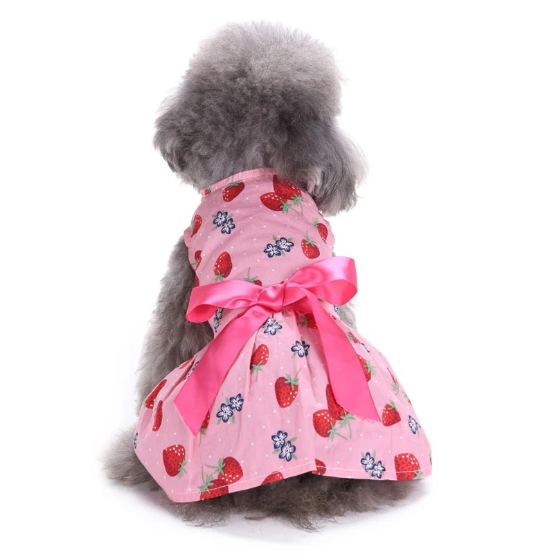 Летнее цельнокроеное платье MISS DOGGY с узором клубники вишни принцессы для щенков и