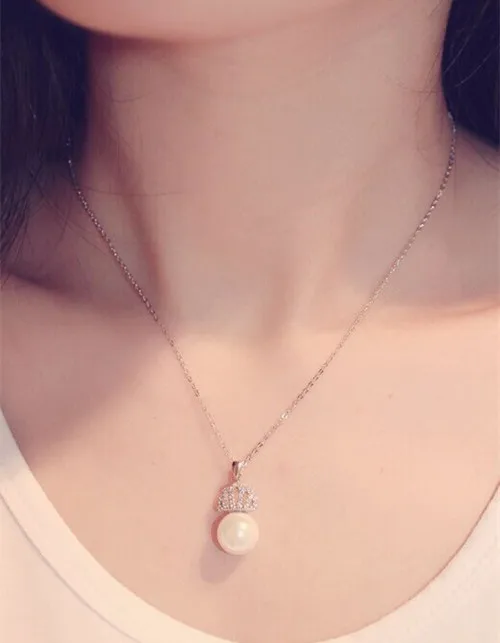 

Crown Pendant Necklace Women New Korean Super Simulated Pearl Short Chain Necklace Jewelry Female