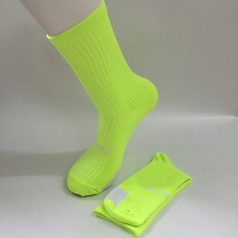 Fluorescent green Небесный рыцарь стиль велосипед Носок Открытый дышащий велосипедный носок Бадминтон Футбол Баскетбол ходьба Бег Теннис Спортивные Носки - Цвет: Fluorescent green