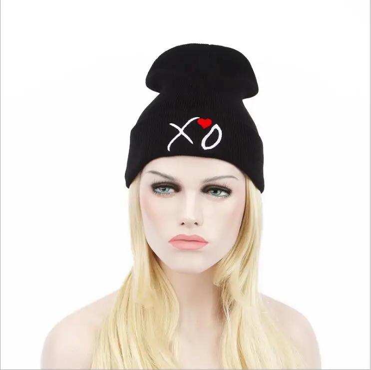 Новинка 2019 модные шапки бини кепки XO теплая шапка для девушек и мужчин с принтом в