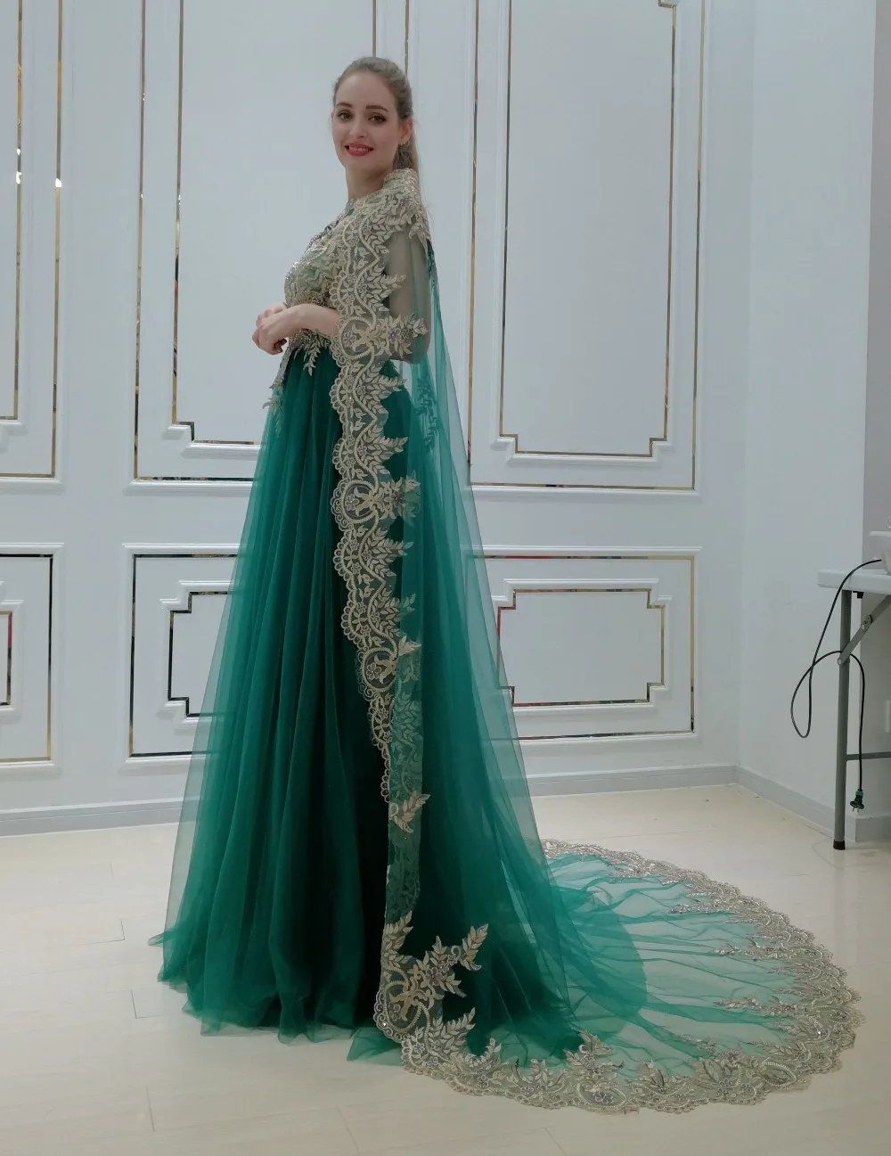 Платье Forevergracedress темно-зеленое платье на выпускной из тюля с кружевной обмоткой