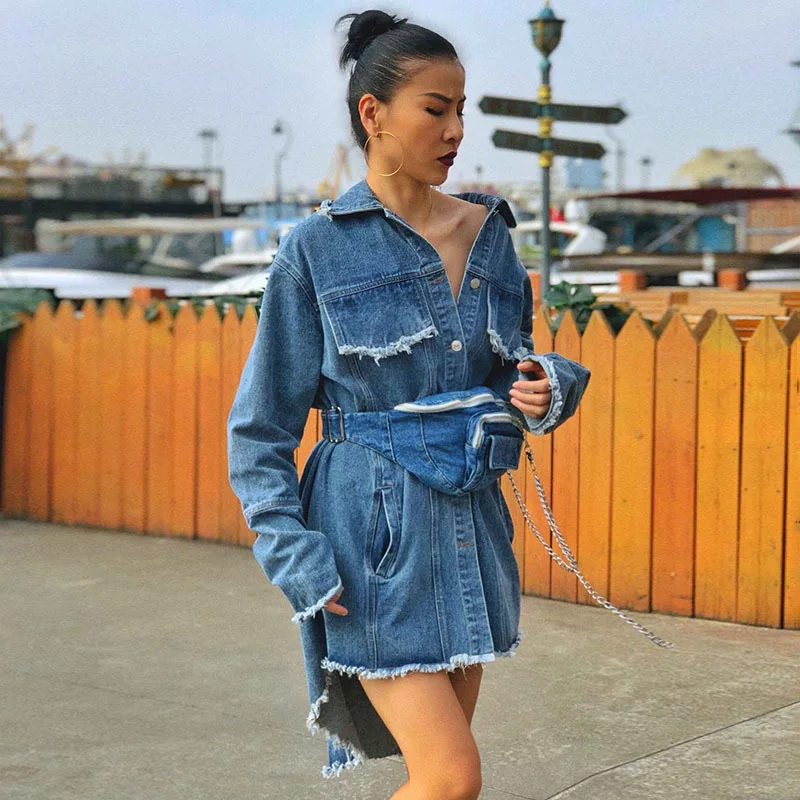 TWOTWINSTYLE Джинсовые куртки для Для женщин с отложным воротником с длинными рукавами асимметричное платье с кисточками женский жакет с поясная сумка весенние туфли прилив