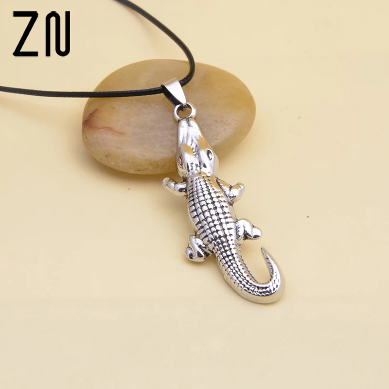 Fashion Cute And Fine Titanium Steel Crocodile Pendant Rope Necklace for Lady Women And Men