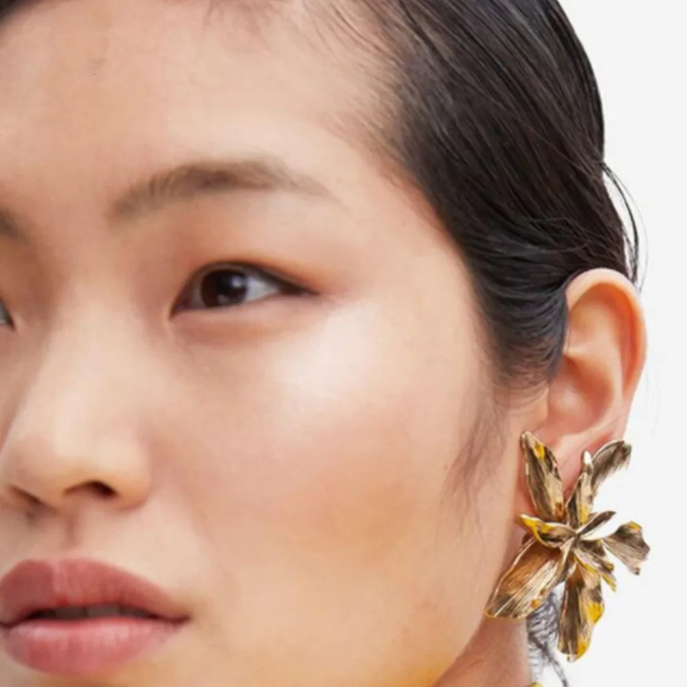 Женские серьги-гвоздики с большими звездами золотистые серьги цветком