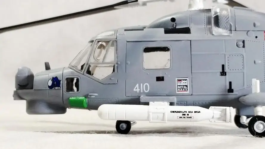 Рысь MK88 супер N 410 синий носорог военно-морской флот 1/72 готовой вертолет easy model |