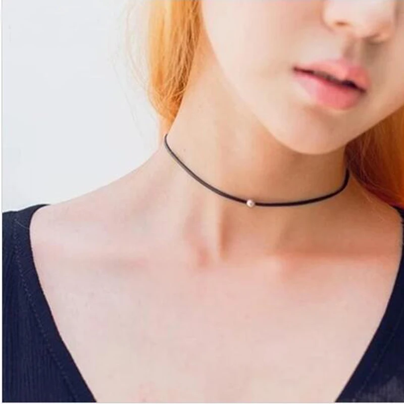 Нежное женское ожерелье из искусственной кожи с маленькими круглыми бусинами