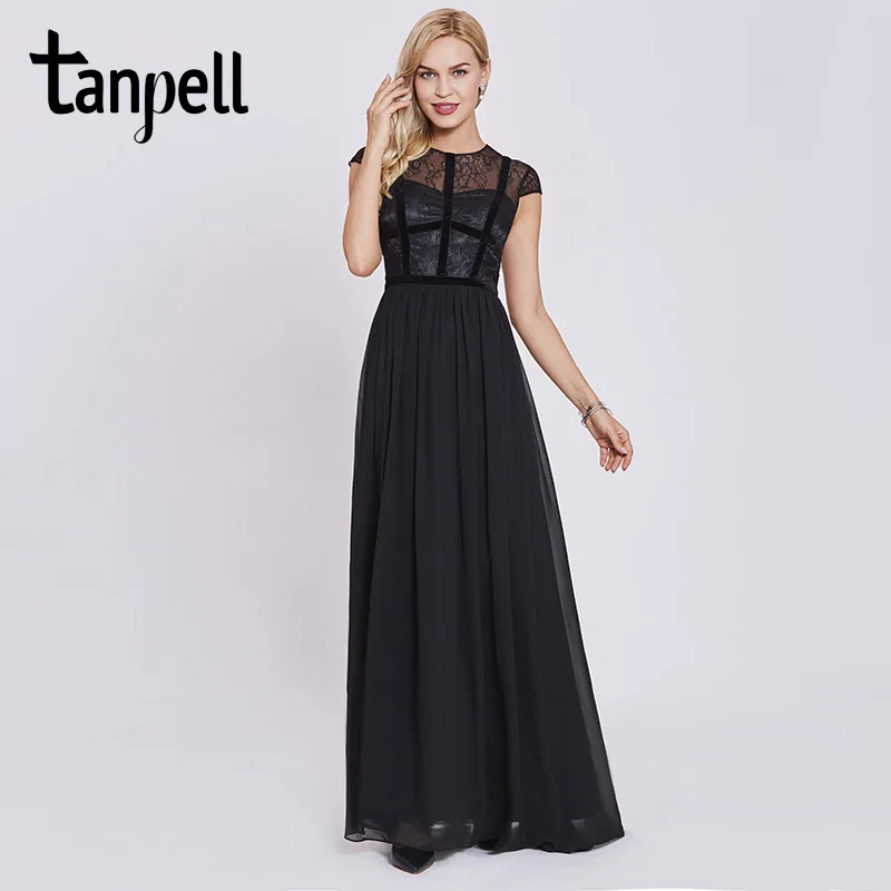 Кружевное длинное вечернее платье Tanpell черное А силуэта с глубоким вырезом