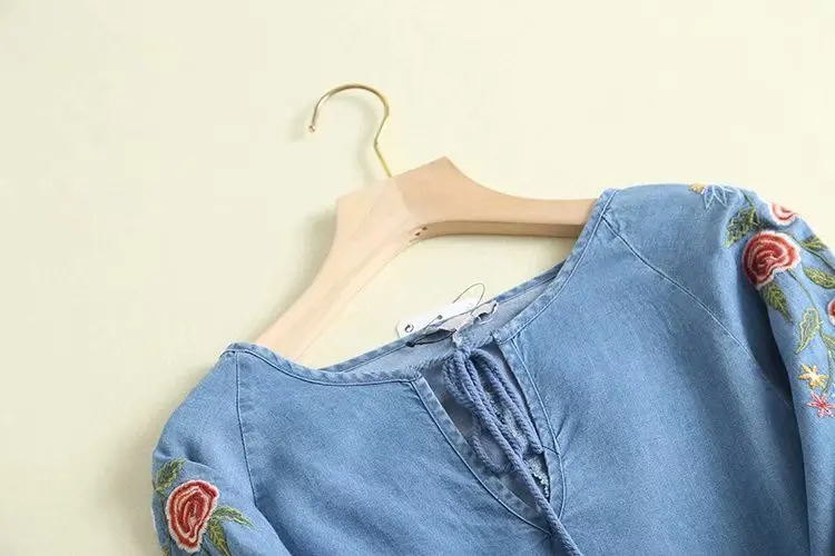 Женское Синее джинсовое платье с цветочной вышивкой, женское повседневное летнее платье больших размеров на шнуровке с круглым вырезом и рукавом три четверти
