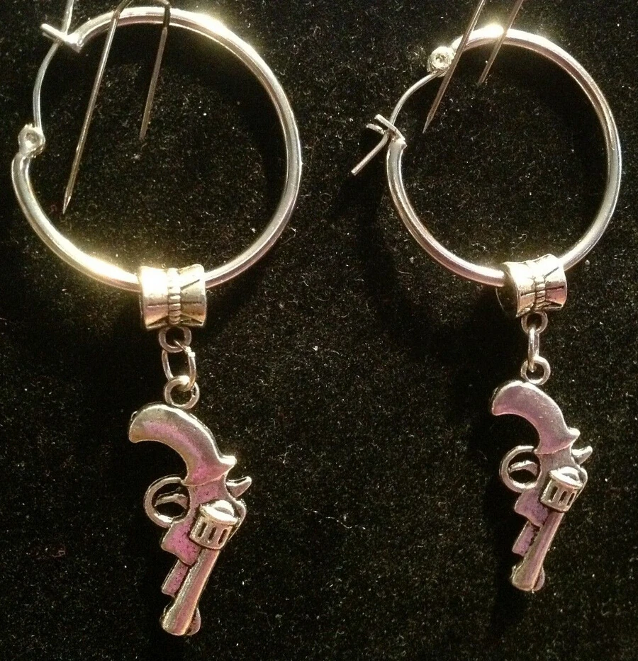 

HOT !!! Fashion Jewelry Earrings Gun Pistol Charm Drop Earrings Pendant Vintage for woman gift -135