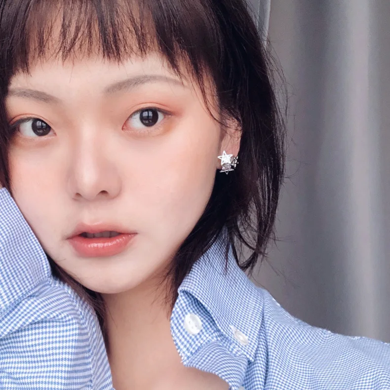 S925 Серебряные модные серьги-гвоздики с полой звездой корейские простые серьги со