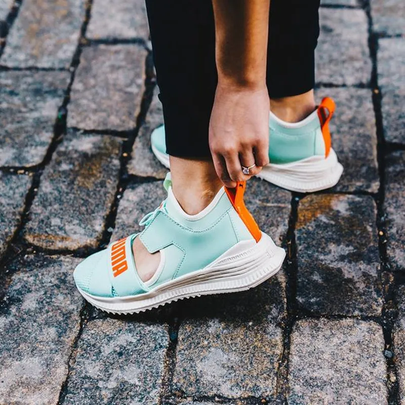 Новое поступление 2018 года Оригинальные сандалии на платформе с пумой женские