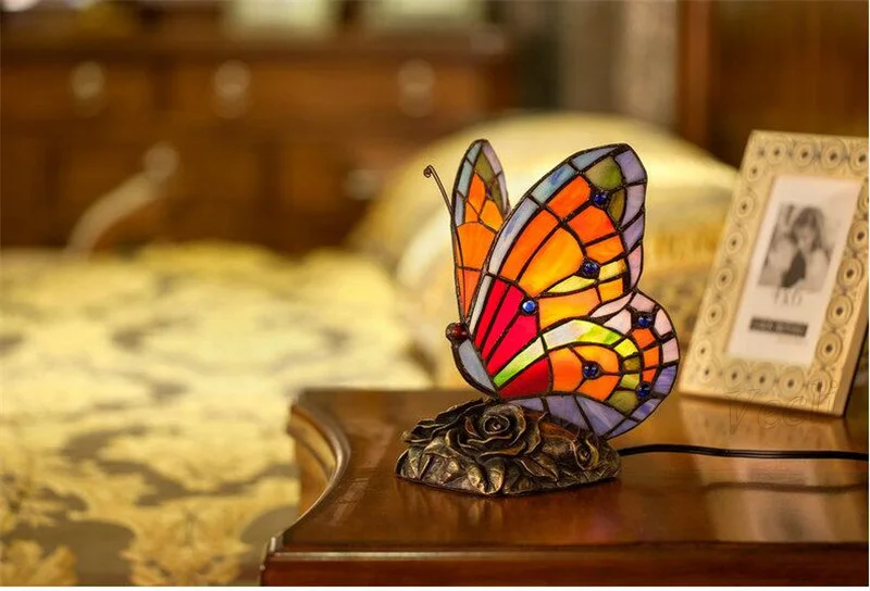 Новинка Tiffanylamp Цветочная основа прикроватная настольная маленькая декоративная настольная лампа, современный светодиодный ночник-светильник с бабочкой для детской спальни