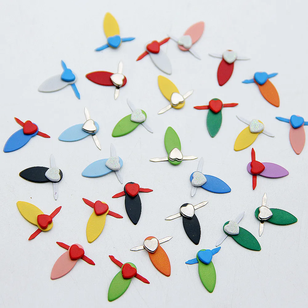 60 шт. цветные сердца/острые металлические брэды вращающиеся поворотные кнопки