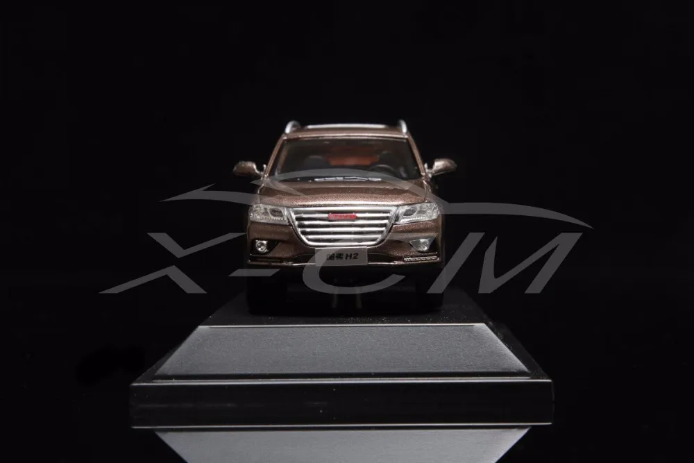Литая под давлением модель автомобиля Great Wall Haval H2 1:43 может отодвинуться(коричневый)+ маленький подарок