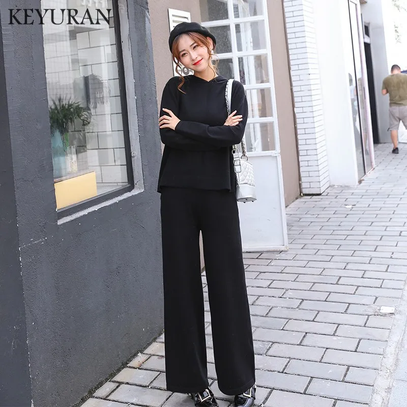 Трикотажный спортивный костюм комплект из двух предметов женский осенний свитер