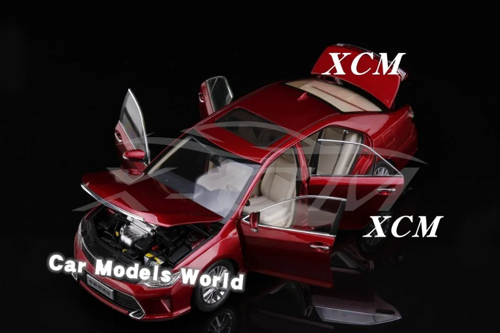 Литая модель автомобиля для всех новых Camry 2015 1:18 (красный) + маленький подарок! |