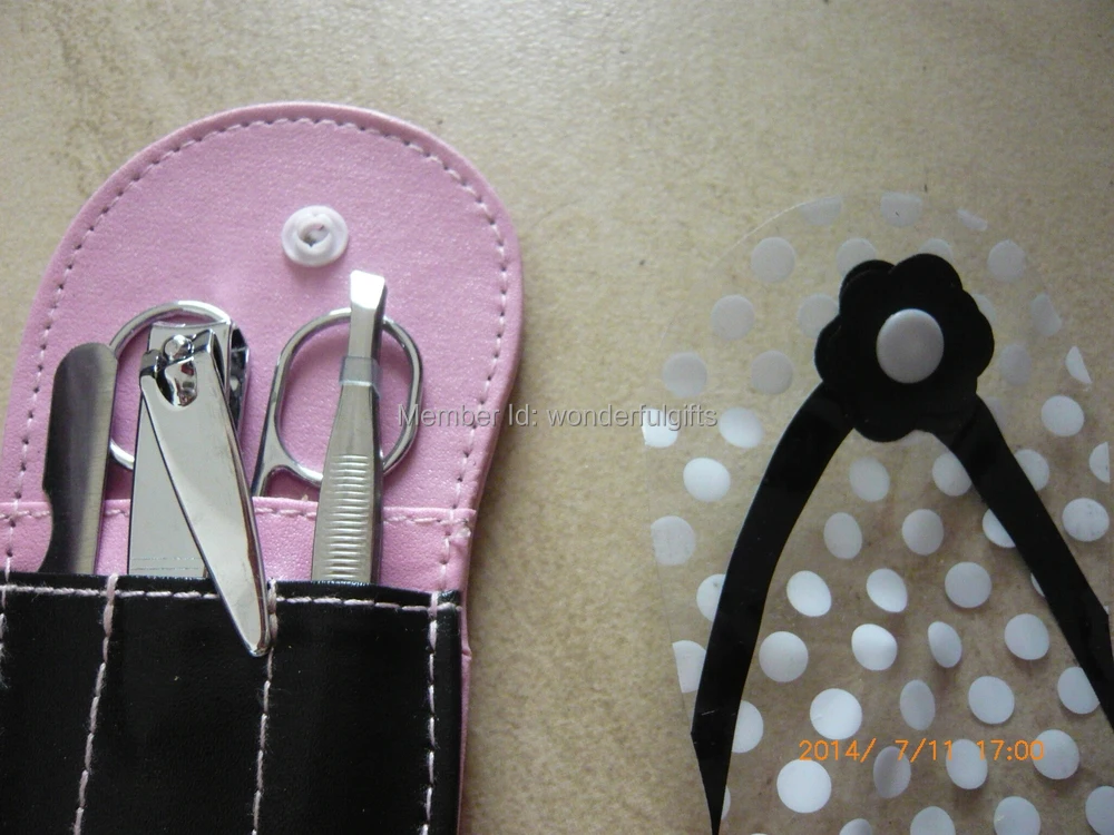 

Free Shipping 100box Wedding FavorsTraditional Flower Flip-Flop Manicure Set Pedicure Set Gift nail care set