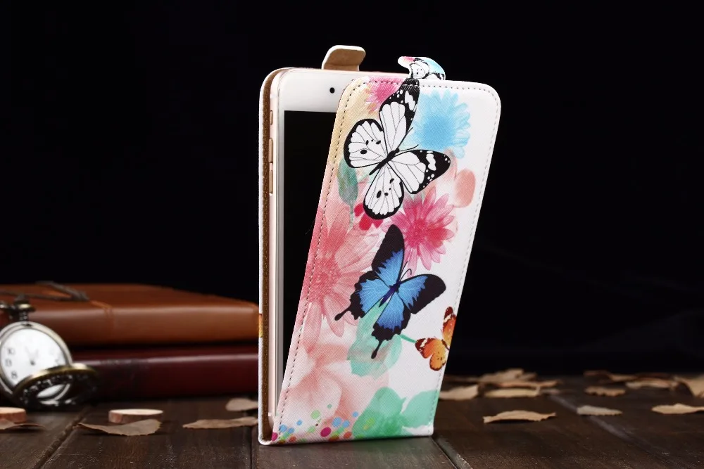 Вертикальный чехол-книжка из искусственной кожи с изображением героев