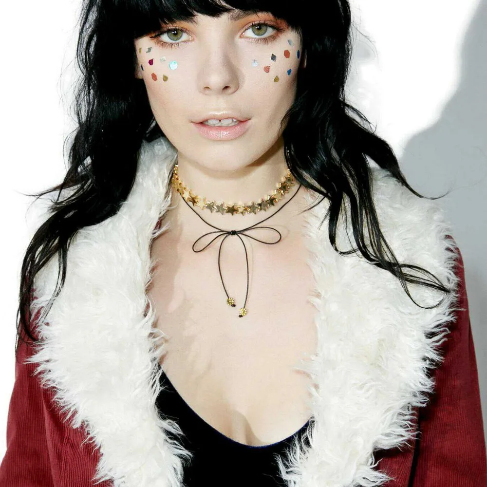 Модное гладкое ожерелье с пятиконечными звездами массивное Золотистое