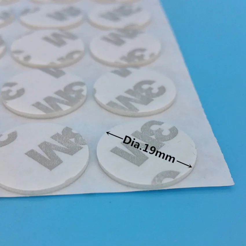 Пластиковая белая круглая основа с прочным клейким поролоновым держателем для