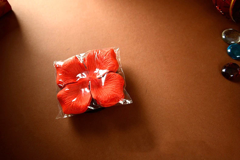 Бесплатная доставка 100 шт Разноцветные Лепестки розы 5 см искусственные