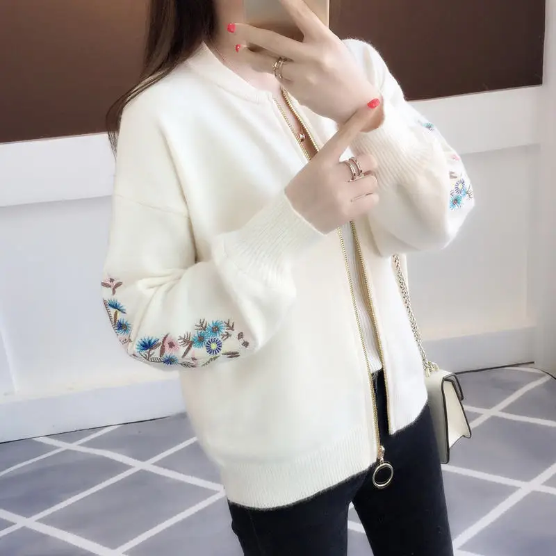 Korobov Long Sleeve Floral Embroidery Knitted Cardigan O-neck Zipper Sweater Baseball Coat Woman Causal Jacket 36053 |