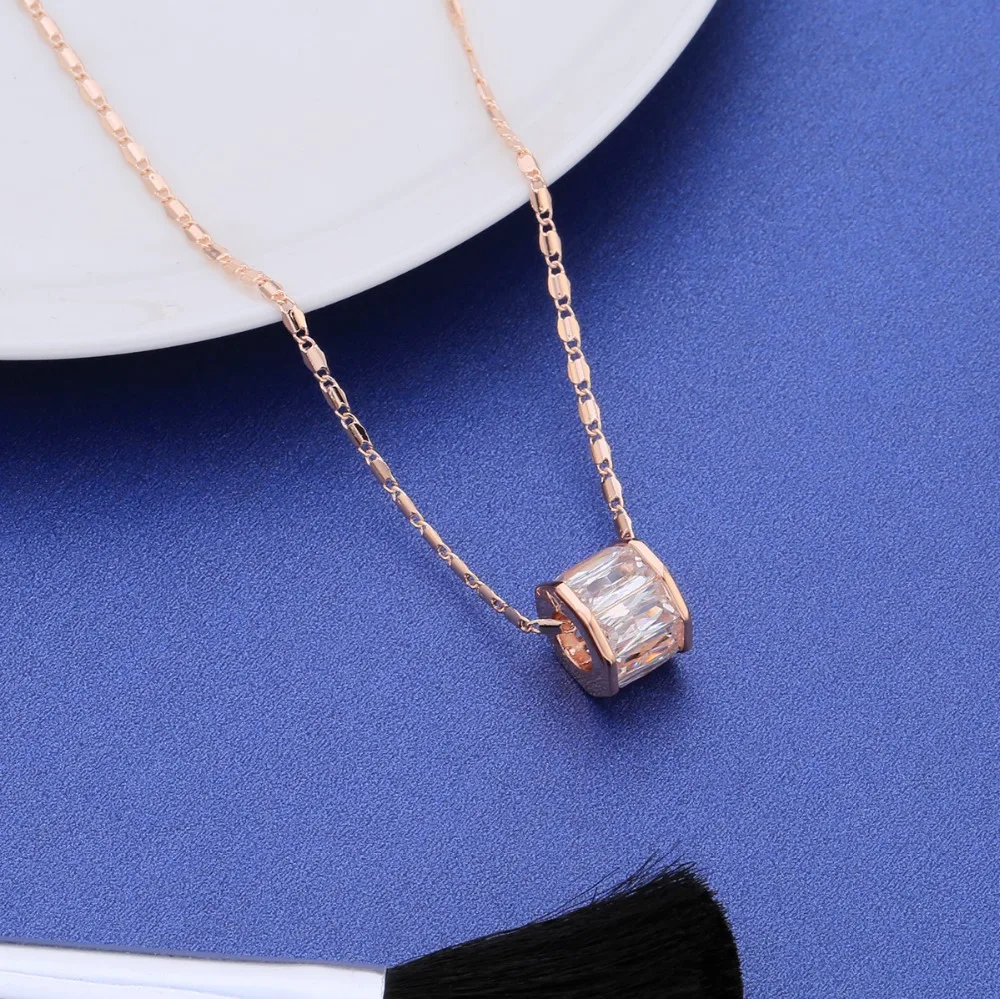 

Unique Cute Small Crystal Circle Geometric Necklace silvery Shiny Rhinestone Clavicle Choker Necklace Women Statement Jewelry