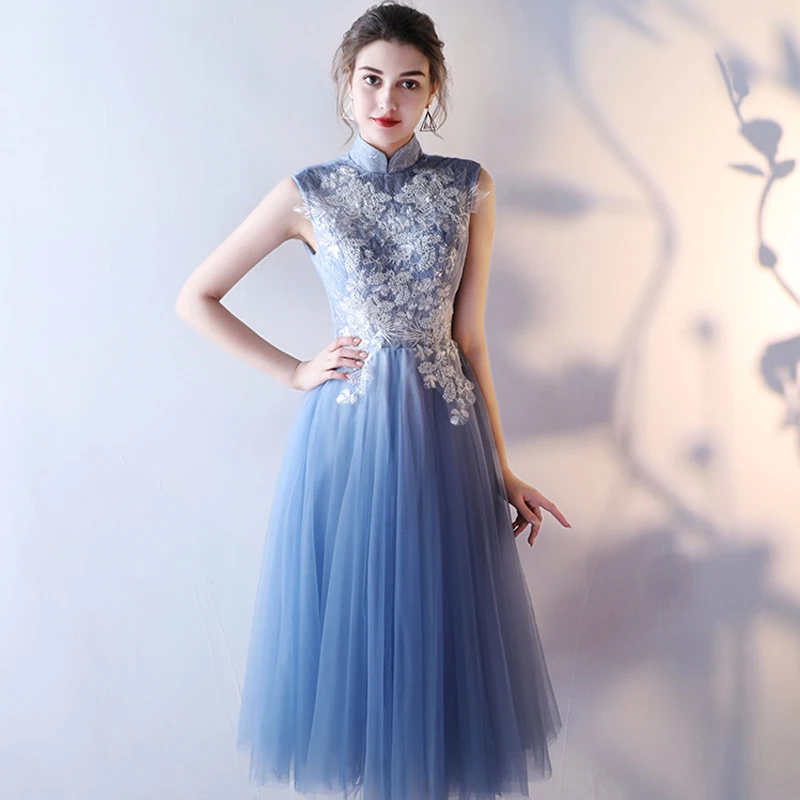 Элегантные платья невесты синее платье средней длины с высоким воротом для