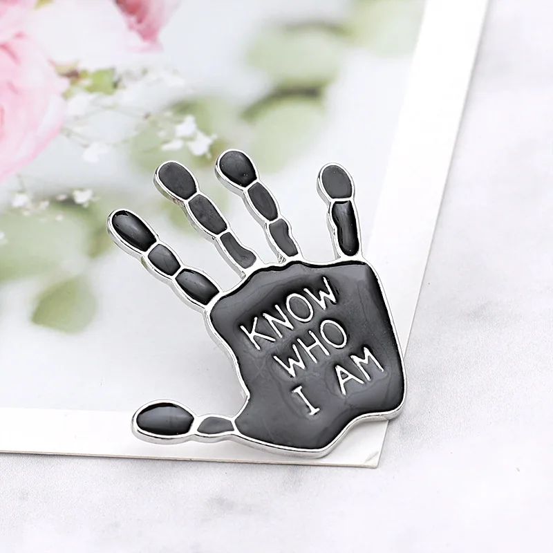 

New hot black bone palm brooch KNOW WHO I AM personality fashion short sleeve jewelry personality to send friends